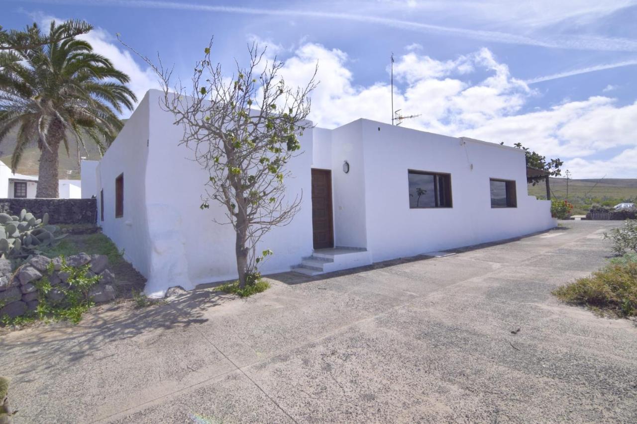 Casa Famara Βίλα Teguise  Εξωτερικό φωτογραφία